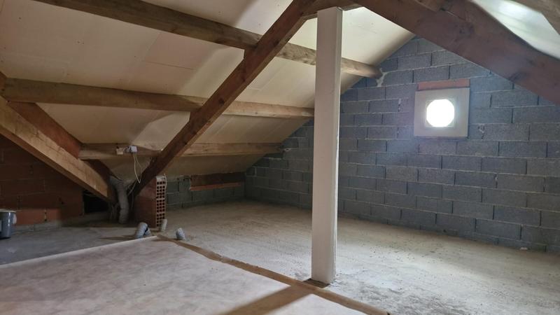 Maison - 215 m² - 6 pièces