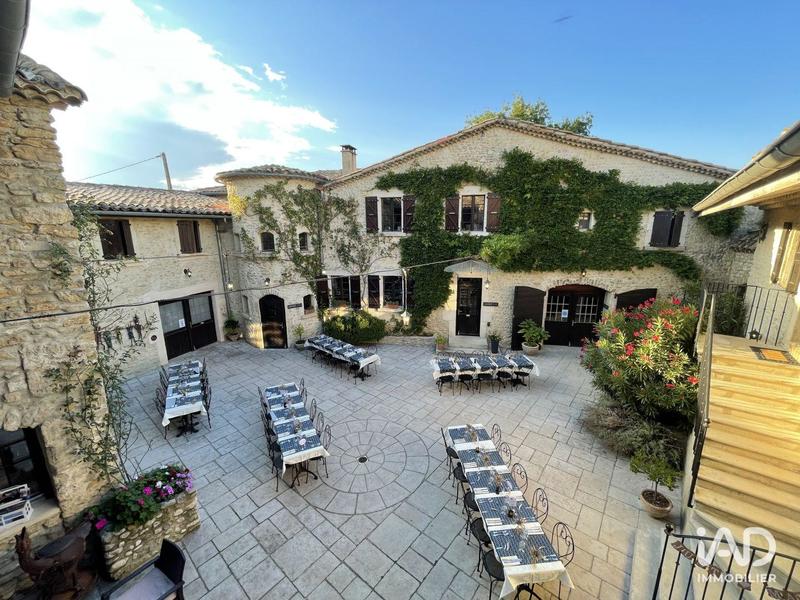 Local commercial - 1 200 m² - 5 pièces