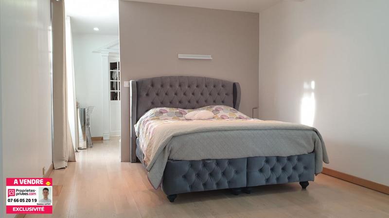 Maison - 212 m² - 8 pièces