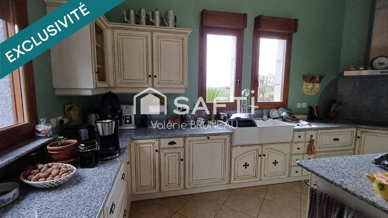 Maison - 230 m² - 10 pièces