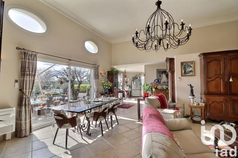 Maison - 196 m² - 7 pièces