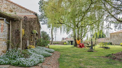 Maison - 320 m² - 9 pièces