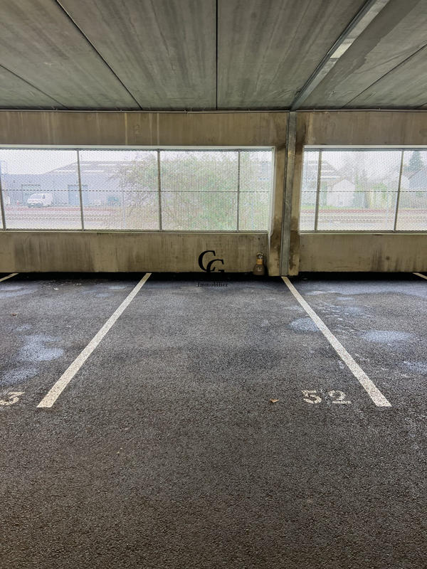 Parking / Garage - 12 m²