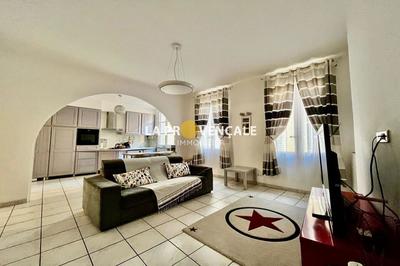 Appartement - 65 m² - 2 pièces