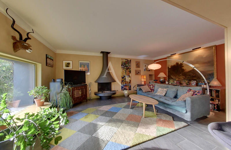 Maison - 207 m² - 6 pièces