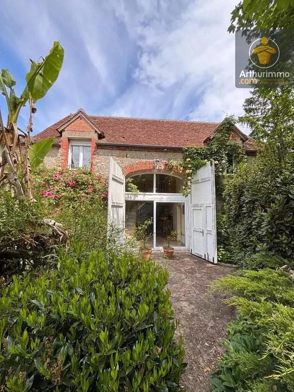 Maison - 280 m² - 11 pièces