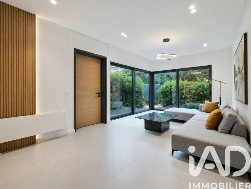 Maison - 121 m² - 7 pièces