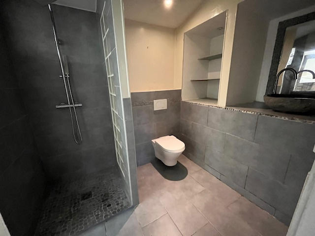 Appartement - 75 m² - 3 pièces