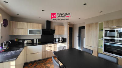 Maison - 192 m² - 7 pièces