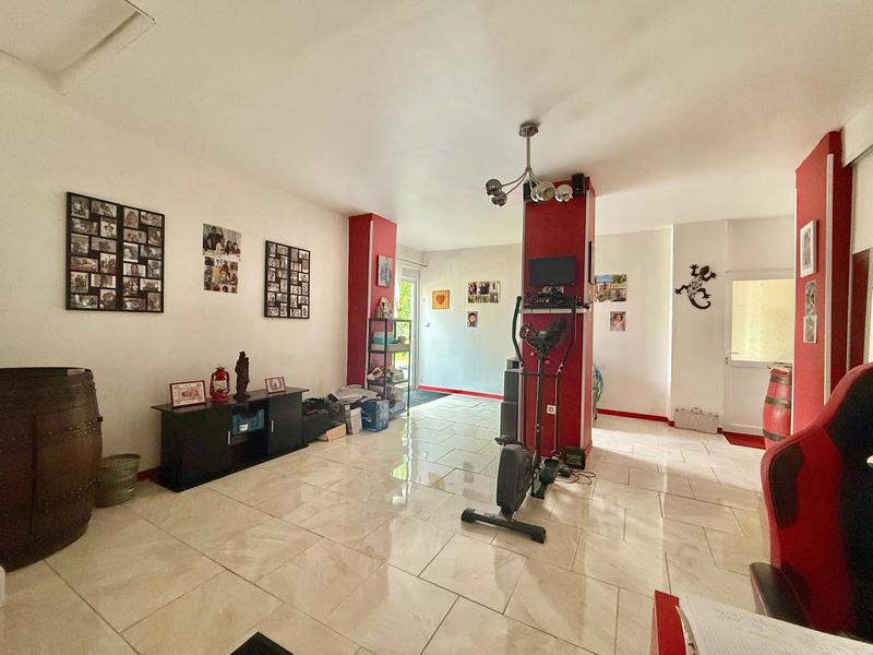 Maison - 315 m² - 9 pièces