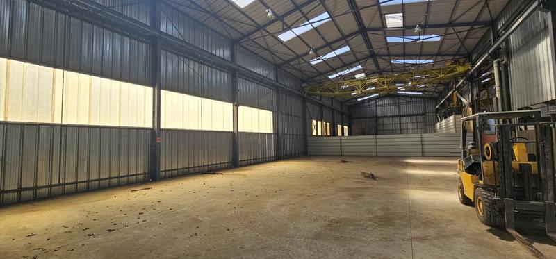 Entrepôt - 2 160 m²