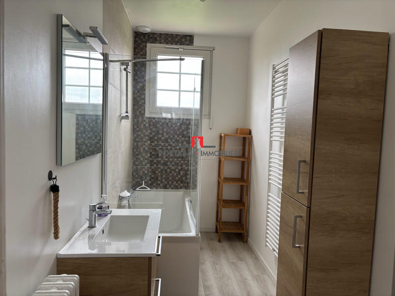 Maison - 243 m² - 10 pièces