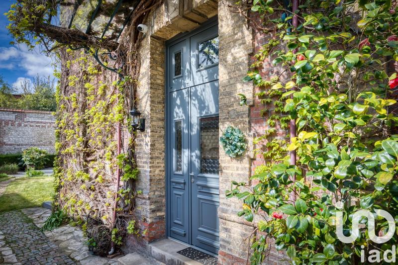 Maison - 230 m² - 8 pièces