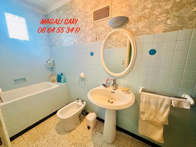 Maison - 162 m² - 9 pièces