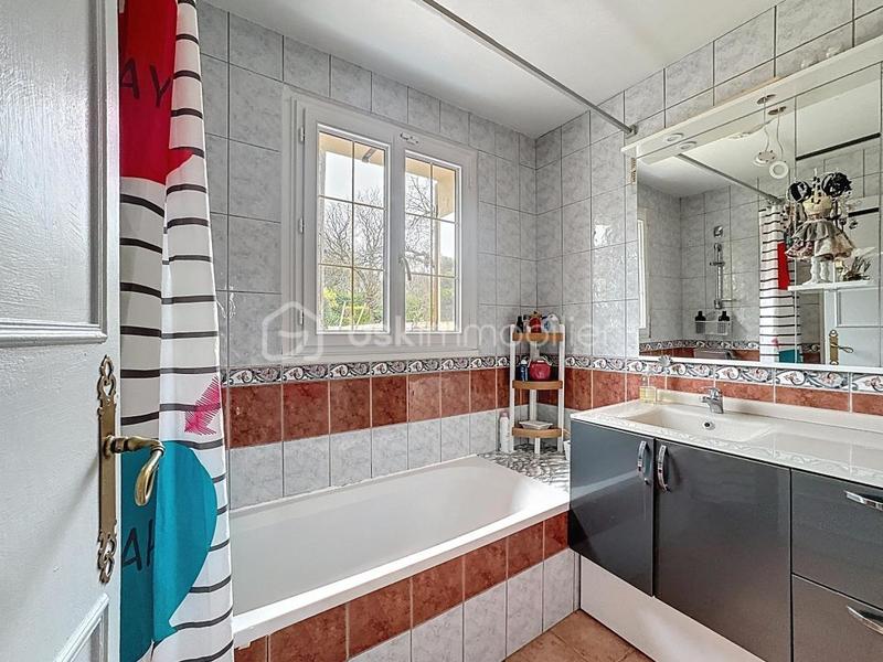 Propriété - 136 m² - 6 pièces