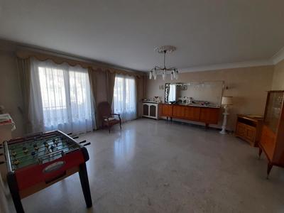 Immeuble - 279 m² - 12 pièces