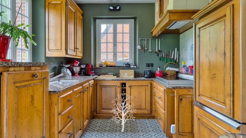 Demeure - 300 m² - 7 pièces