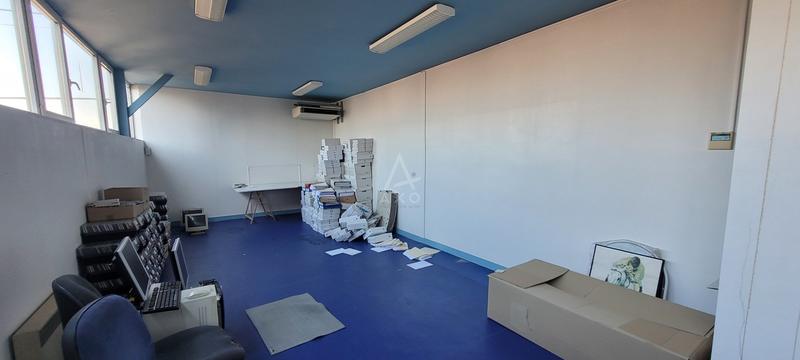 Entrepôt - 583 m² - 9 pièces