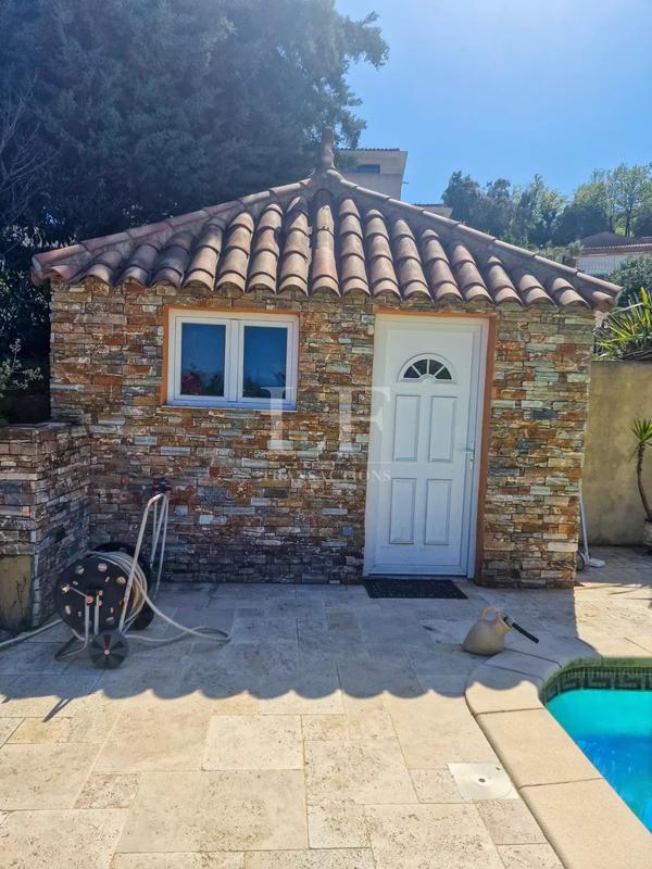 Villa - 179 m² - 5 pièces