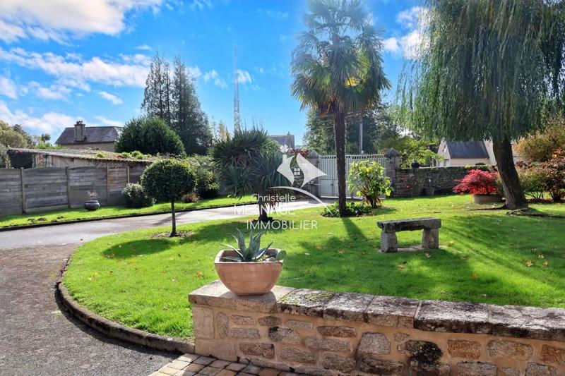 Maison en pierre - 211 m² - 8 pièces