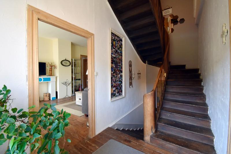 Maison - 328 m² - 12 pièces