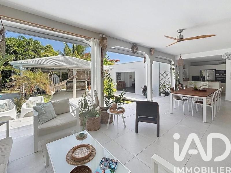 Maison - 230 m² - 6 pièces