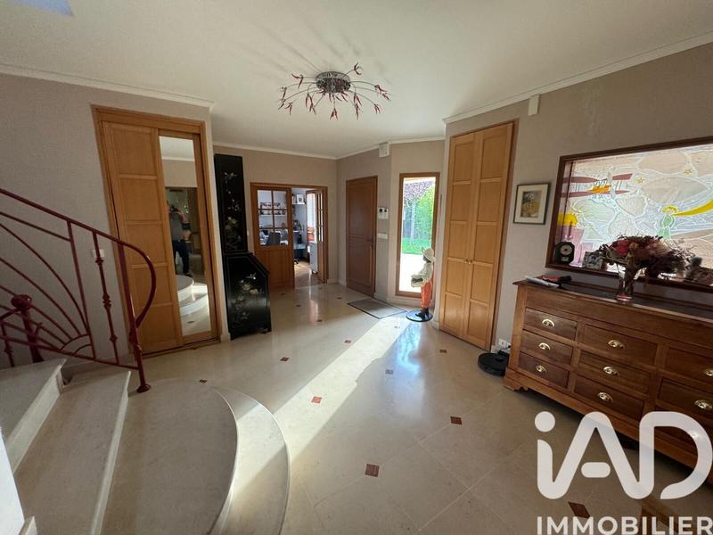 Maison de maîtres - 317 m² - 9 pièces