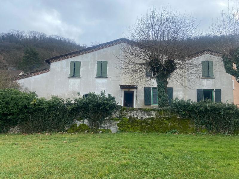 Maison - 208 m² - 10 pièces