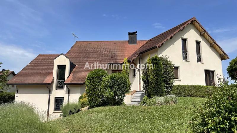 Maison - 190 m² - 8 pièces