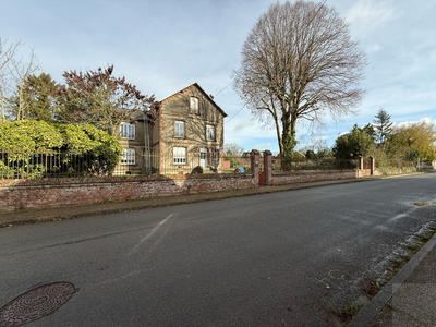 Maison - 175 m² - 7 pièces