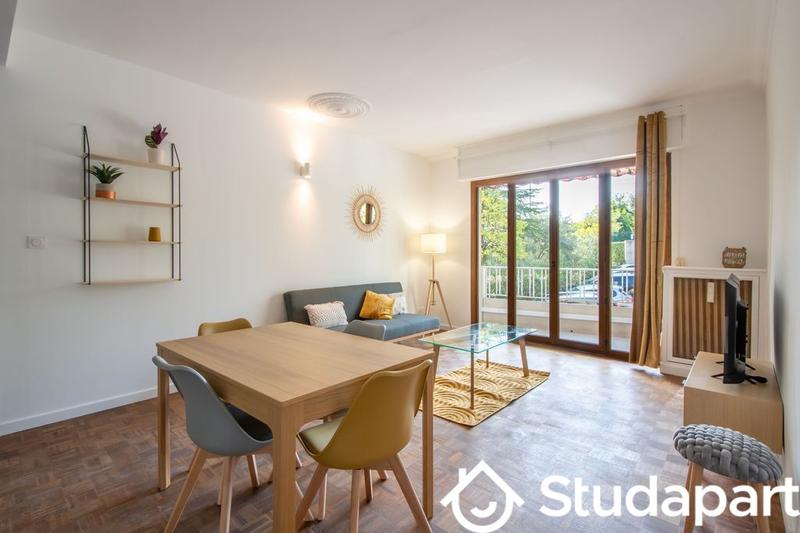 Chambre - 92 m² - 1 pièce