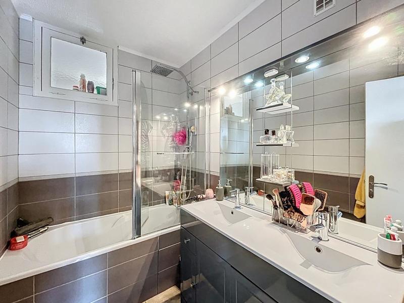 Appartement - 70 m² - 4 pièces