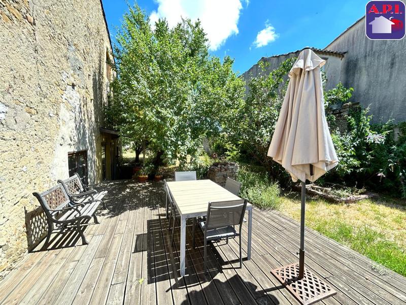 Maison - 228 m² - 8 pièces