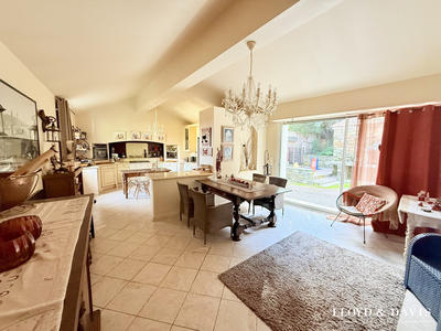 Maison - 168 m² - 7 pièces