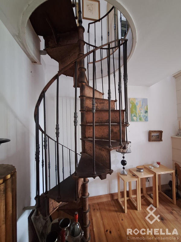 Maison ancienne - 255 m² - 8 pièces