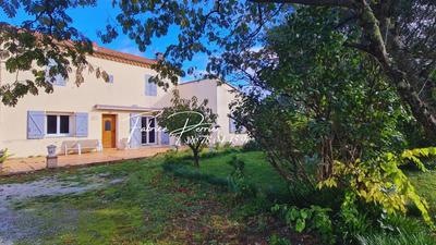 Maison - 160 m² - 8 pièces