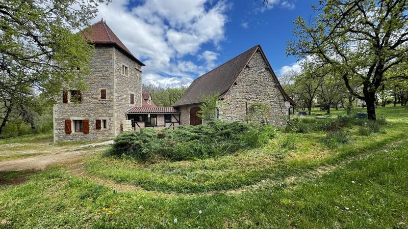 Maison - 228 m² - 7 pièces