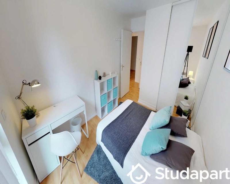 Chambre - 70 m² - 1 pièce