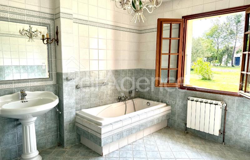 Maison - 205 m² - 7 pièces