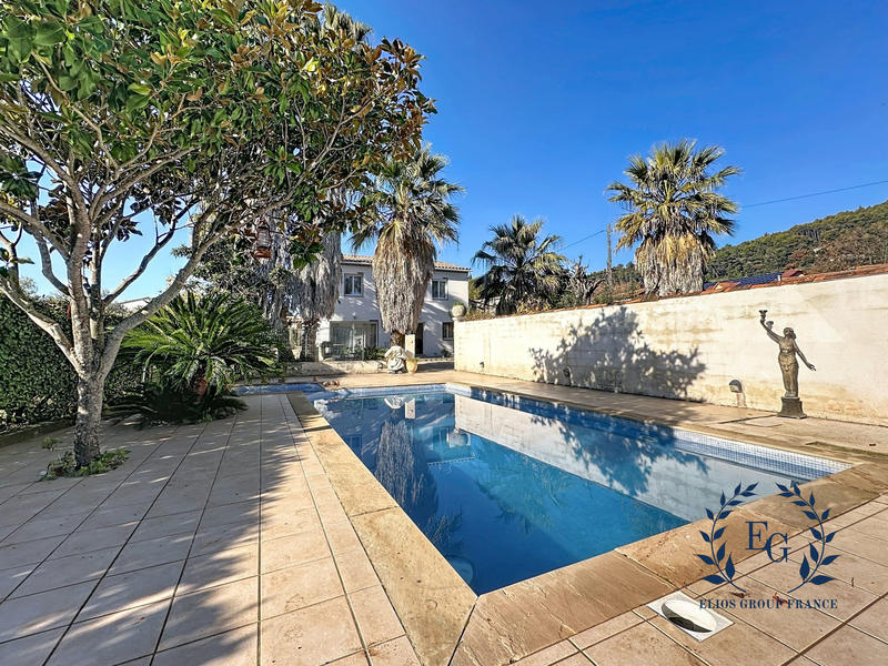 Maison - 170 m² - 5 pièces