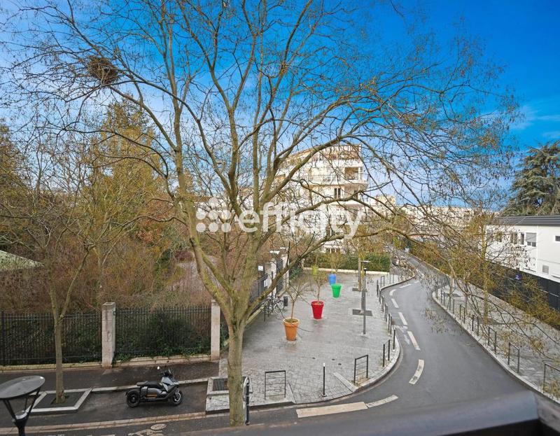 Appartement - 84 m² - 4 pièces