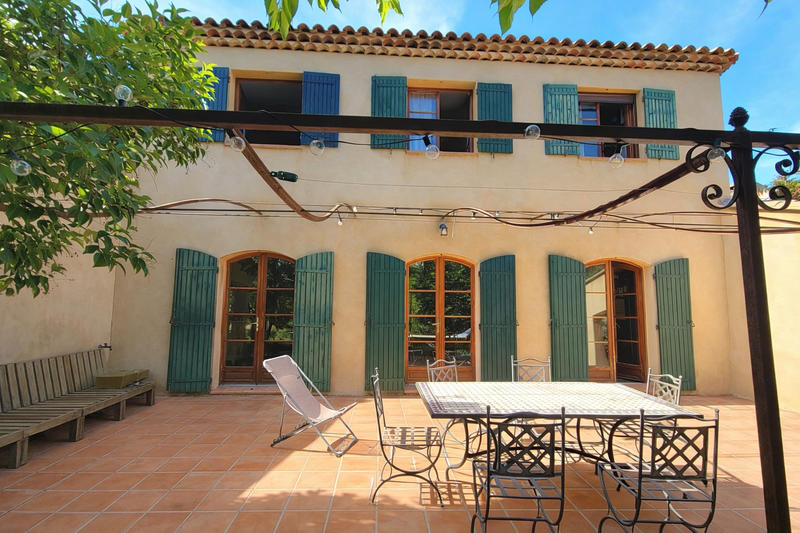 Maison - 200 m² - 7 pièces