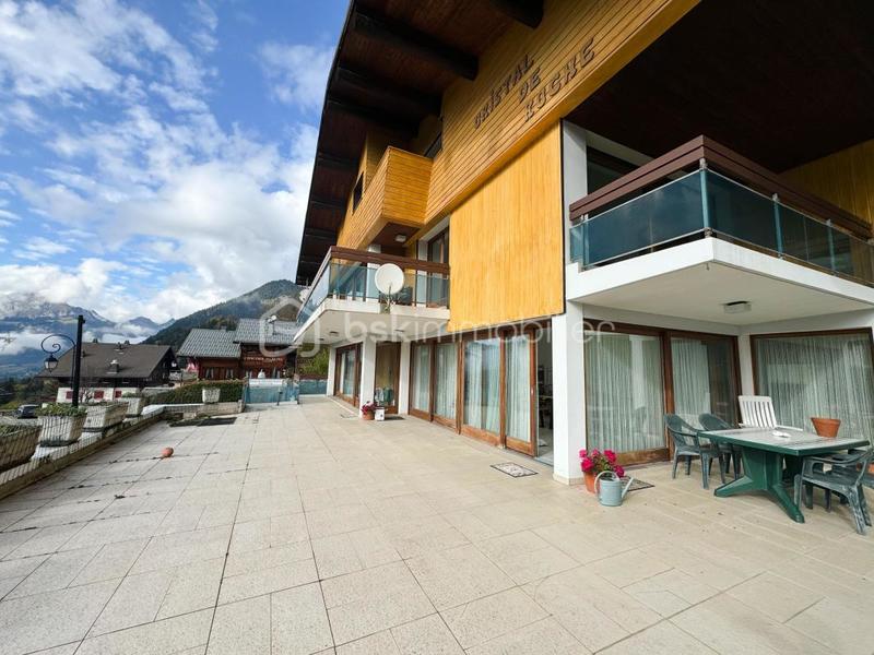 Maison - 255 m² - 12 pièces