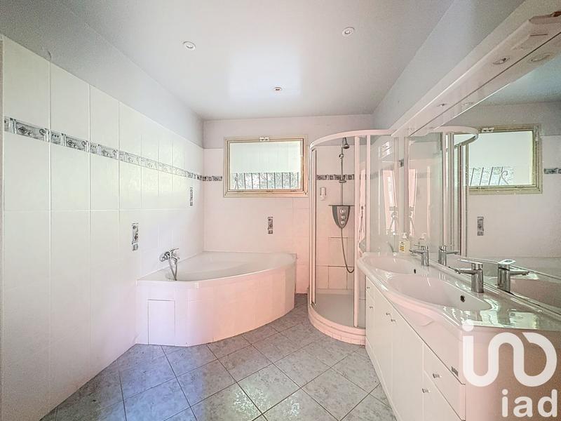 Maison - 375 m² - 10 pièces