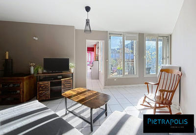 Appartement - 86 m² - 4 pièces