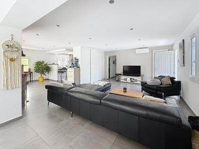 Maison - 151 m² - 5 pièces