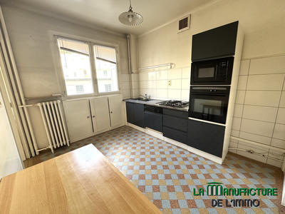Appartement - 102 m² - 4 pièces
