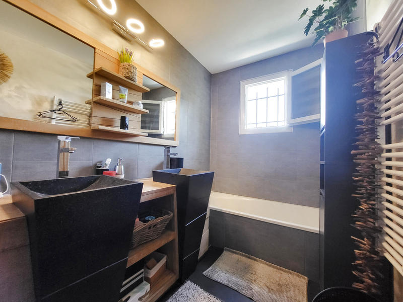 Villa - 124 m² - 6 pièces