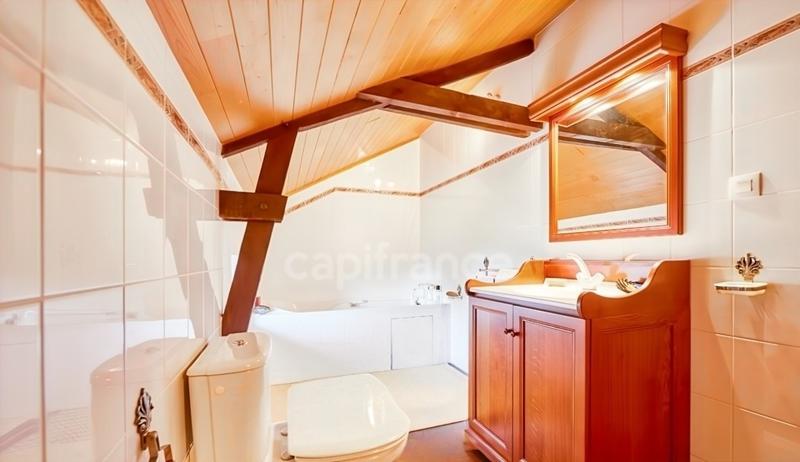 Maison - 184 m² - 8 pièces