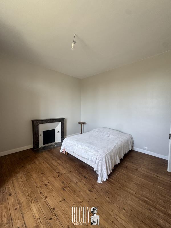 Maison - 338 m² - 12 pièces